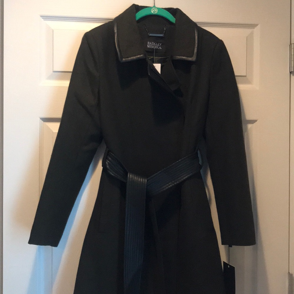 Badgley Mischka women’s size L winter coat.